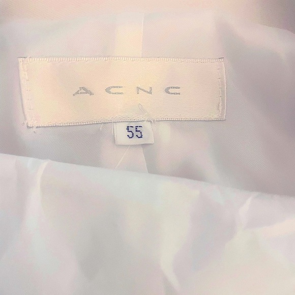 Chic White Women's (US Size Small) Enhanced Waist Single Button Detail Blazer - Picture 4 of 10